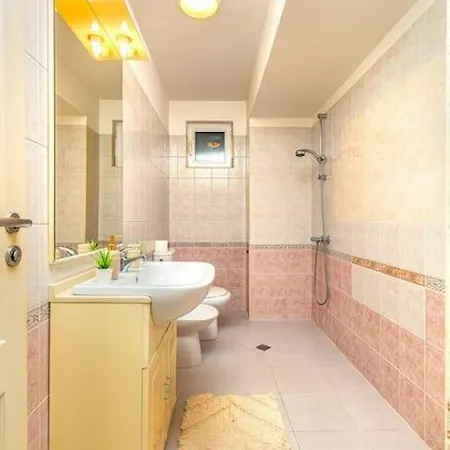 La Primavera Spacious Апартаменты *
