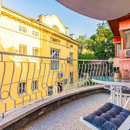 La Primavera Spacious Apartment